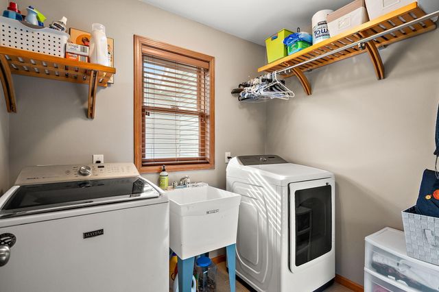 412 Chessington Drive, Crown Point, IN 46307