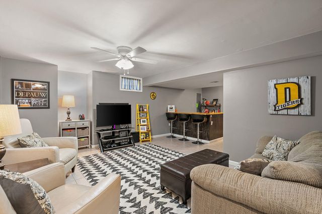 412 Chessington Drive, Crown Point, IN 46307