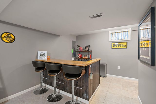 412 Chessington Drive, Crown Point, IN 46307