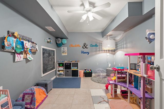 412 Chessington Drive, Crown Point, IN 46307