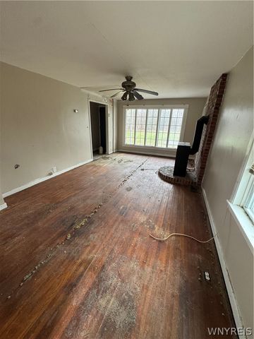 1236 Saunders Sett Road, Lewiston, NY 14305