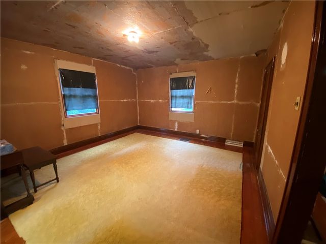 548 Chestnut St, Monessen, PA 15062