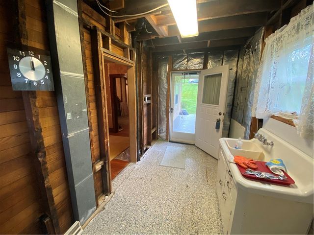 548 Chestnut St, Monessen, PA 15062