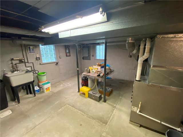 548 Chestnut St, Monessen, PA 15062