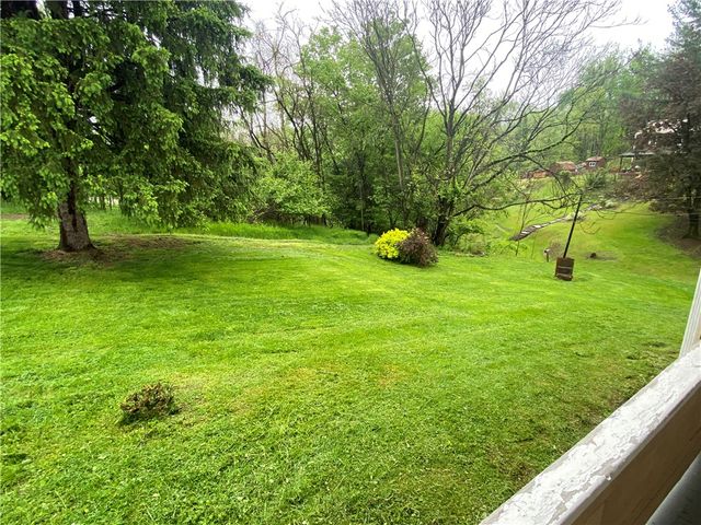 548 Chestnut St, Monessen, PA 15062