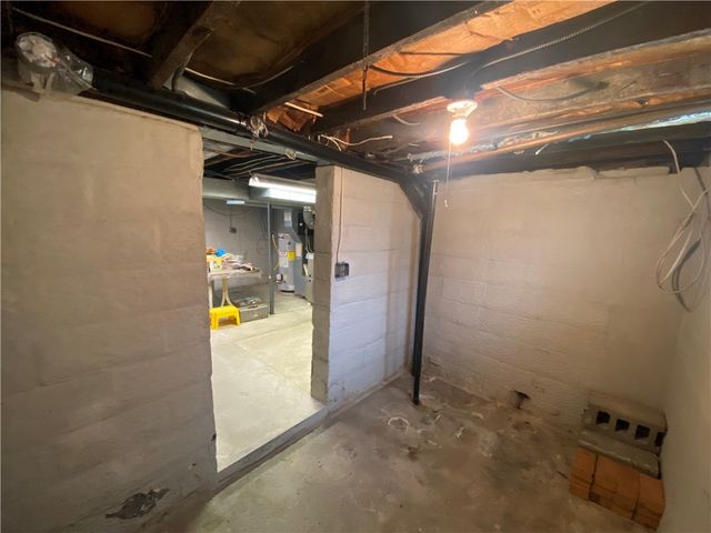 548 Chestnut St, Monessen, PA 15062