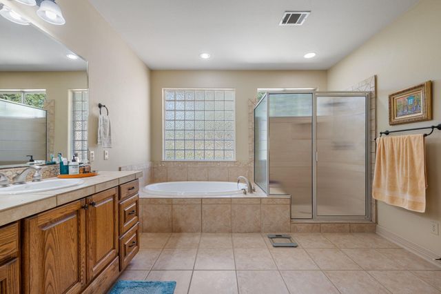 701 Highland Spring LN, Georgetown, TX 78633