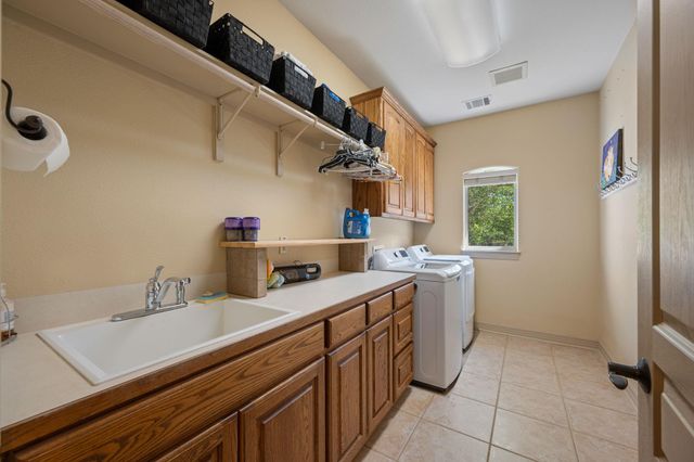 701 Highland Spring LN, Georgetown, TX 78633