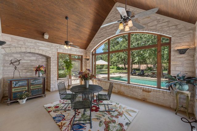 701 Highland Spring LN, Georgetown, TX 78633