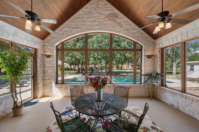 701 Highland Spring LN, Georgetown, TX 78633