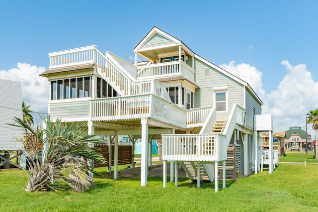 805 Seashell Drive, Surfside Beach, TX 77541