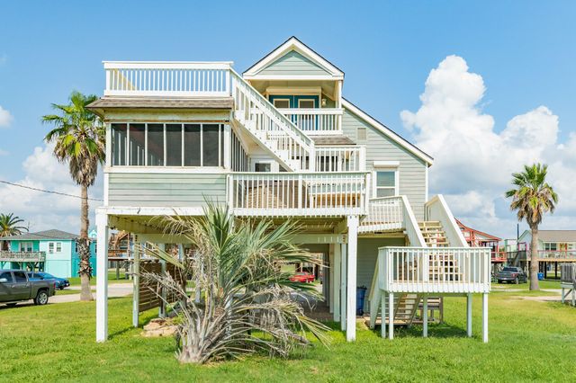 805 Seashell Drive, Surfside Beach, TX 77541