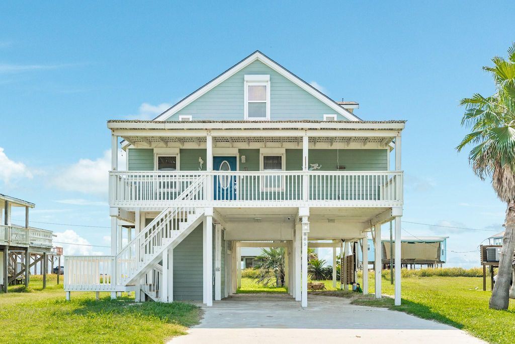 805 Seashell Drive, Surfside Beach, TX 77541