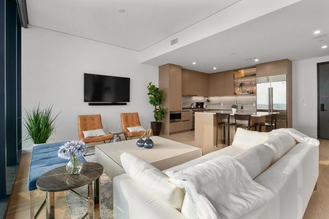 610 Davis ST 3902, Austin, TX 78701