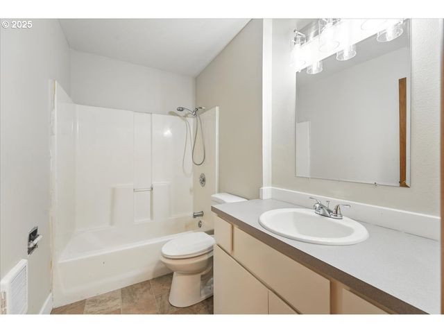 1703 Se BUSH St, Hillsboro, OR 97123