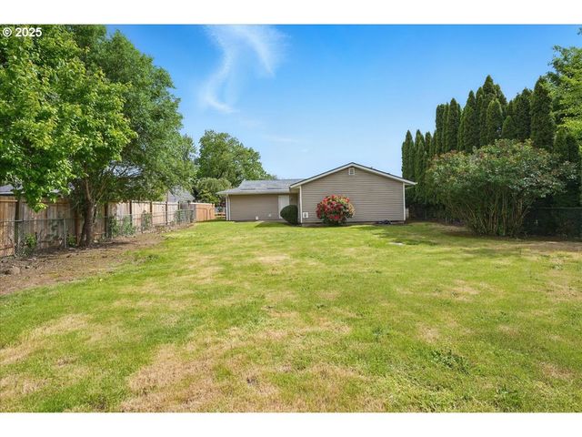 1703 Se BUSH St, Hillsboro, OR 97123