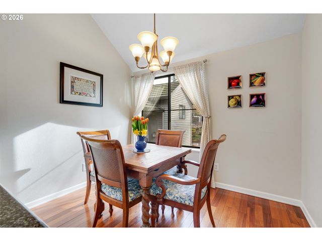 4000 CARMAN Dr 106, Lake Oswego, OR 97035