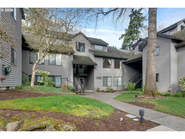 4000 CARMAN Dr 106, Lake Oswego, OR 97035
