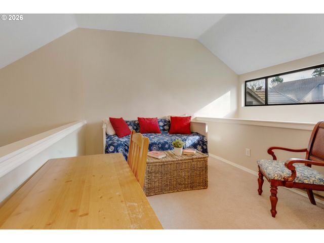 4000 CARMAN Dr 106, Lake Oswego, OR 97035