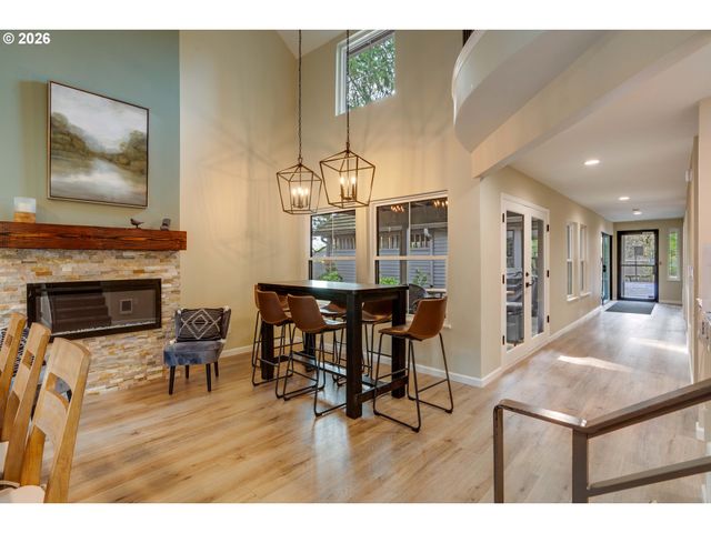 4000 CARMAN Dr 106, Lake Oswego, OR 97035