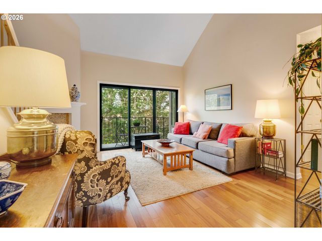 4000 CARMAN Dr 106, Lake Oswego, OR 97035