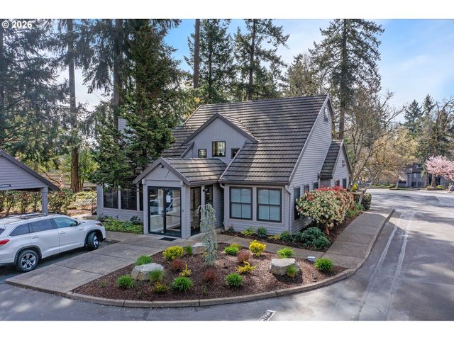 4000 CARMAN Dr 106, Lake Oswego, OR 97035