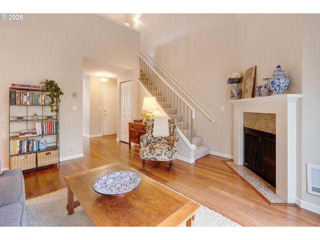 4000 CARMAN Dr 106, Lake Oswego, OR 97035