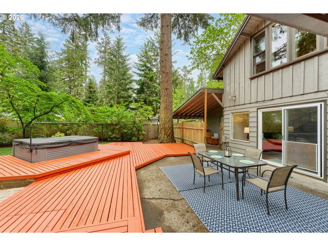 5955 Washington Ct, Lake Oswego, OR 97035
