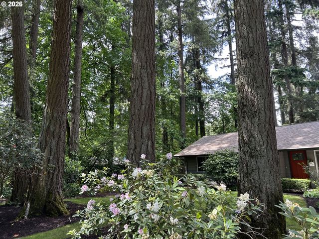 5955 Washington Ct, Lake Oswego, OR 97035