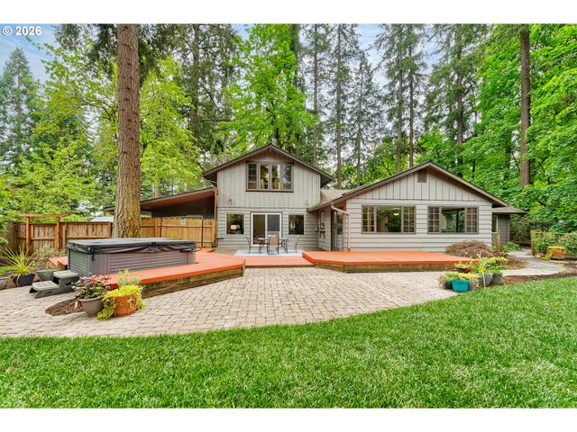 5955 Washington Ct, Lake Oswego, OR 97035