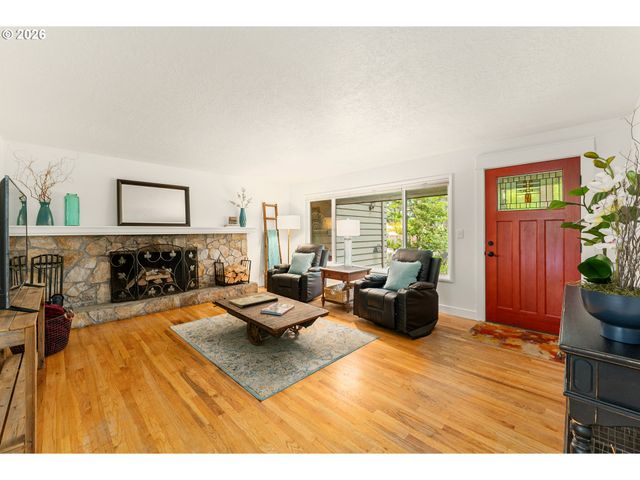 5955 Washington Ct, Lake Oswego, OR 97035
