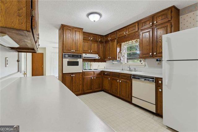 509 Woodland Lane, Lawrenceville, GA 30043