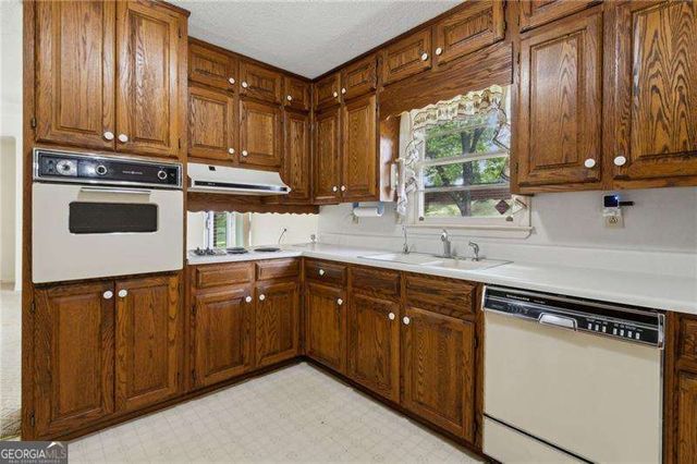 509 Woodland Lane, Lawrenceville, GA 30043