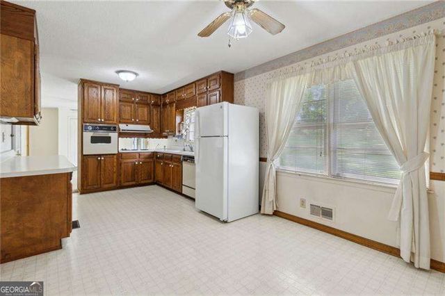 509 Woodland Lane, Lawrenceville, GA 30043