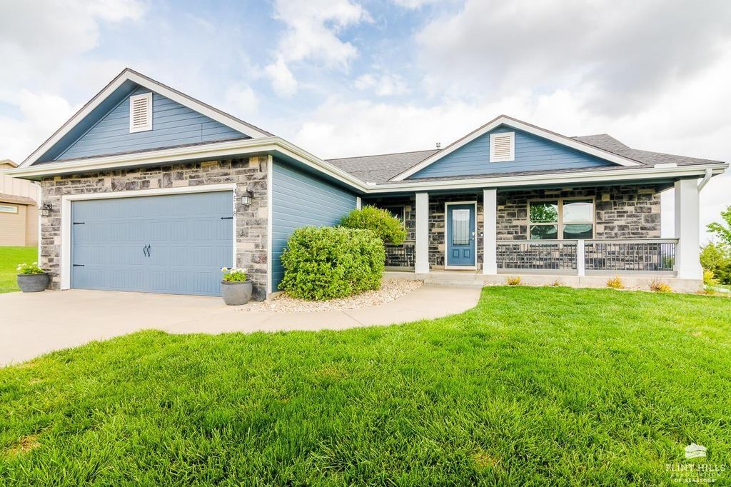 4518 Lamonte Drive, Manhattan, KS 66503
