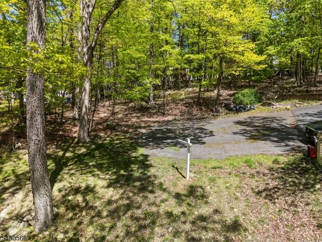 7 Riggs Ave, Hopatcong Boro, NJ 07843