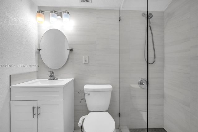 3245 Virginia St 19, Miami, FL 33133