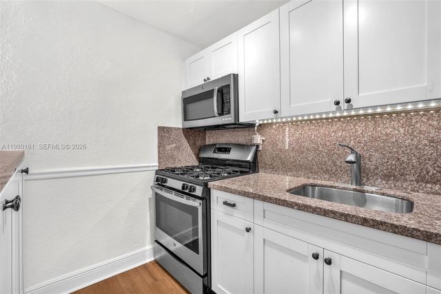 3245 Virginia St 19, Miami, FL 33133