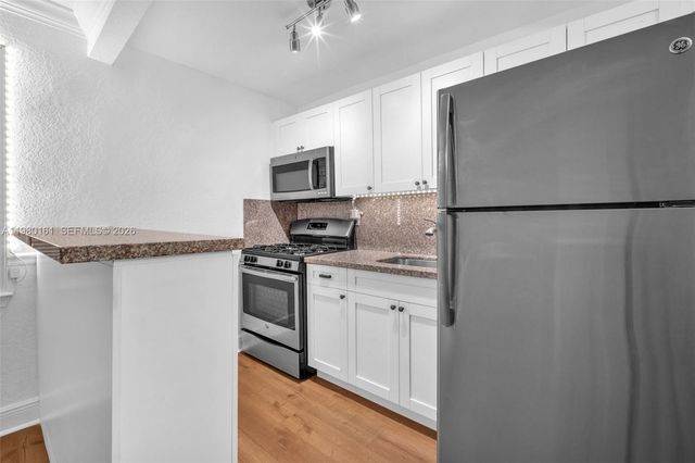 3245 Virginia St 19, Miami, FL 33133