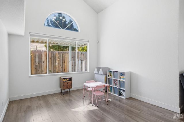 705 Sand Creek Drive, Bakersfield, CA 93312