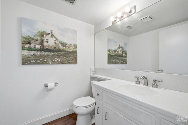 705 Sand Creek Drive, Bakersfield, CA 93312