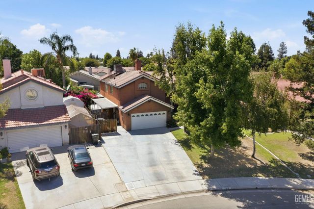 705 Sand Creek Drive, Bakersfield, CA 93312