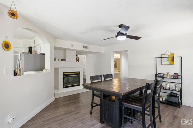705 Sand Creek Drive, Bakersfield, CA 93312