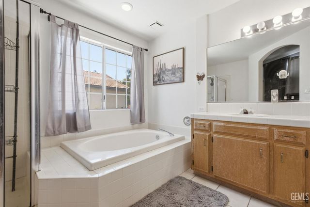 705 Sand Creek Drive, Bakersfield, CA 93312