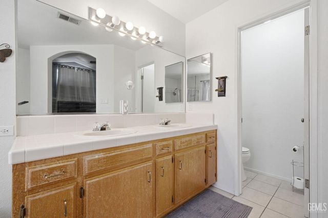 705 Sand Creek Drive, Bakersfield, CA 93312