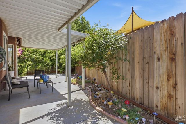 705 Sand Creek Drive, Bakersfield, CA 93312