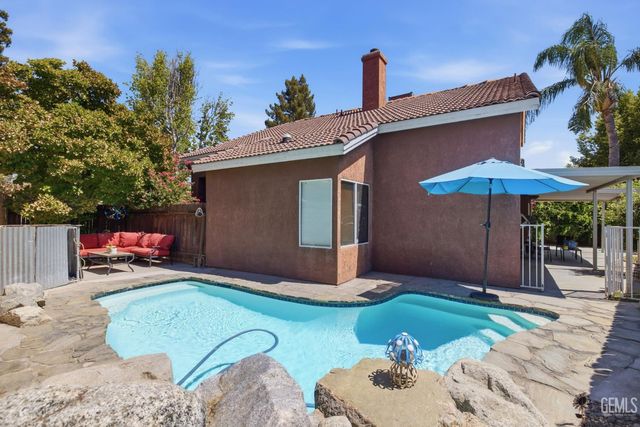 705 Sand Creek Drive, Bakersfield, CA 93312