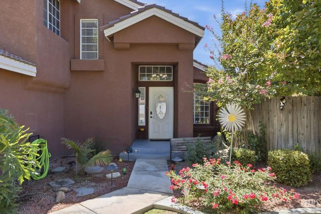 705 Sand Creek Drive, Bakersfield, CA 93312