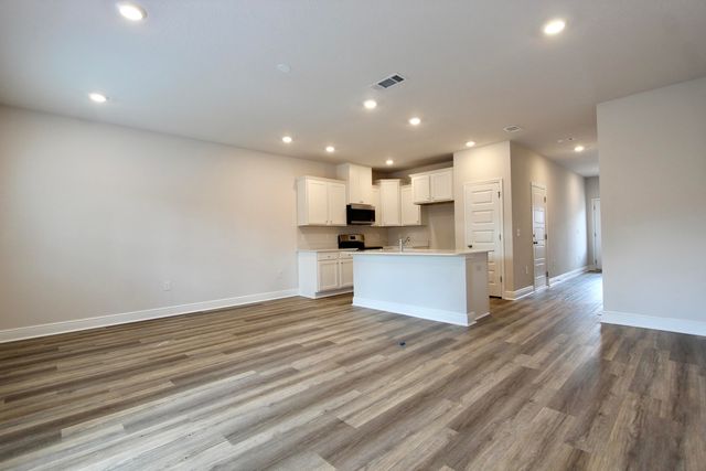 323 Callie Drive, Crestview, FL 32536