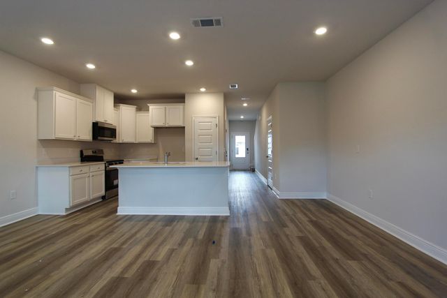 323 Callie Drive, Crestview, FL 32536